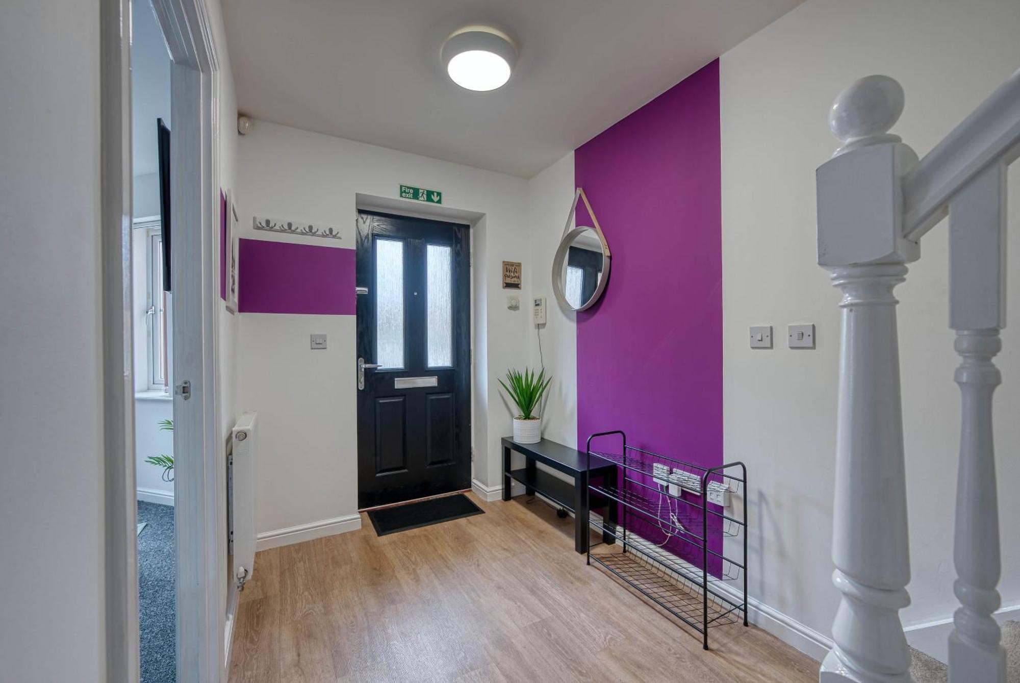Gorgeous 5-Bedroom Home With Free Wifi Included Apartment *